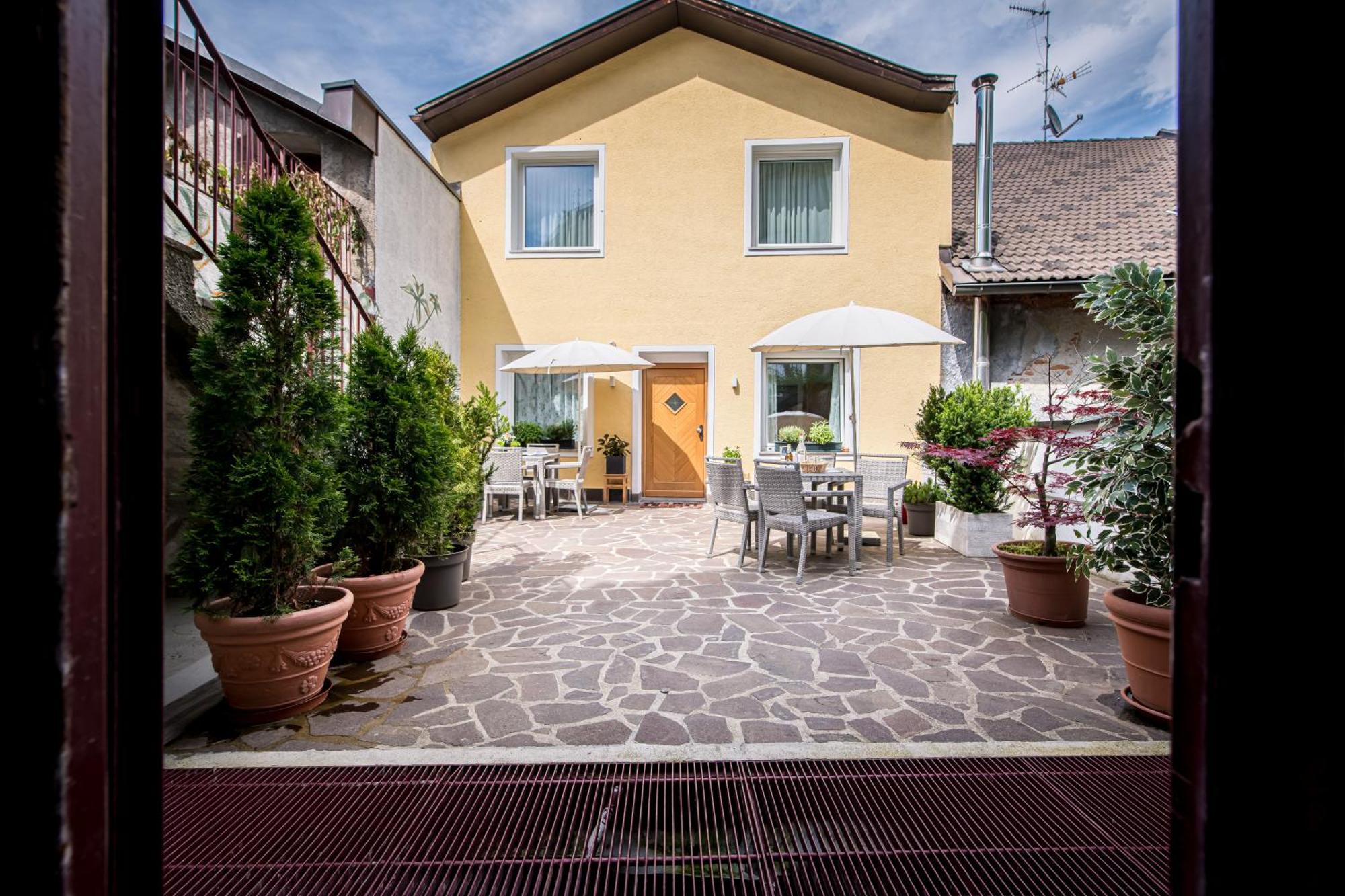 Am Schloss Guest House ブルーニコ エクステリア 写真
